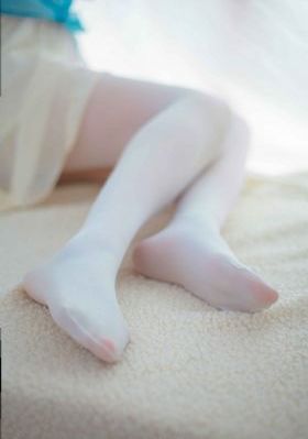 巨乳女神AV出道的_4K免费观看