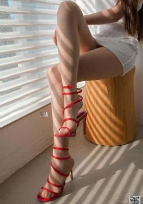 女人裸体做爰视频流水_BD英语HD在线观看