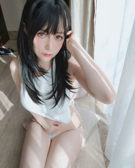 在厨房拨开内裤进入毛片_1080在线视频播放