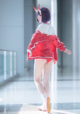 中文字幕国产按摩_720神马影院在线