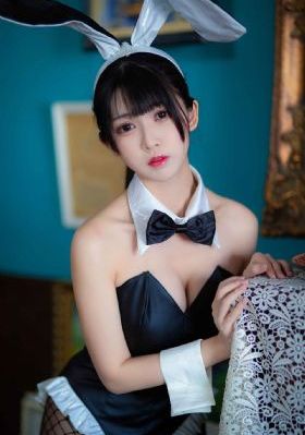 欧美亚洲丝袜制服中文_DVD电影免费在线